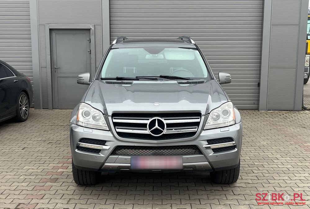 2012' Mercedes-Benz GL 500 4Matic photo #3