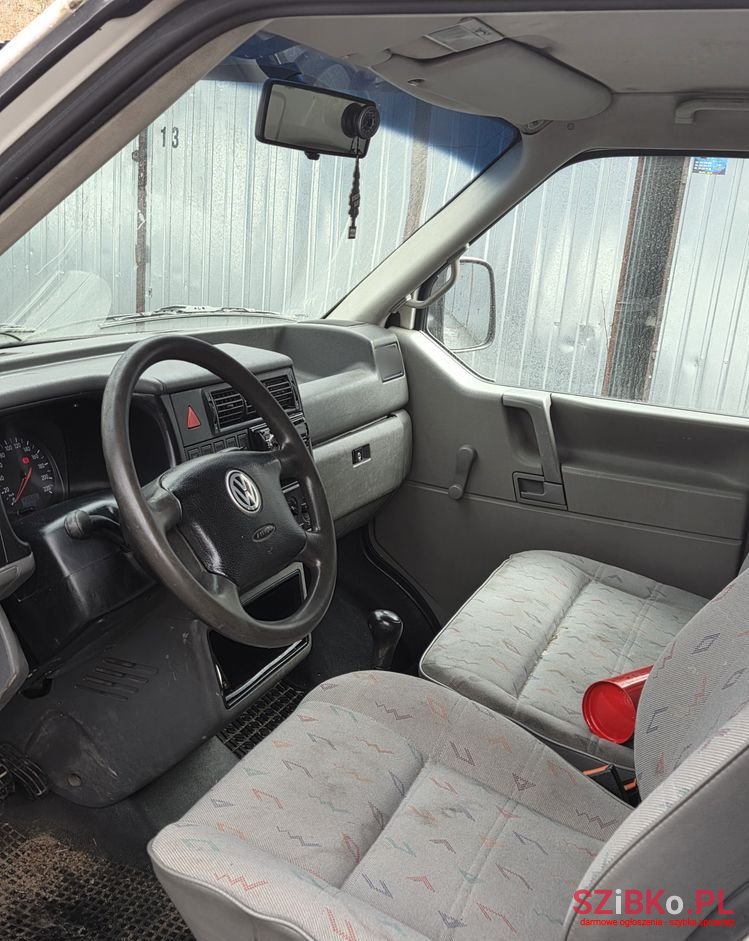 2001' Volkswagen Transporter L photo #6