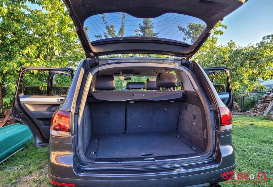 2007' Volkswagen Touareg photo #5