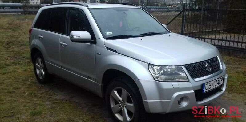 2010' Suzuki Grand Vitara photo #3