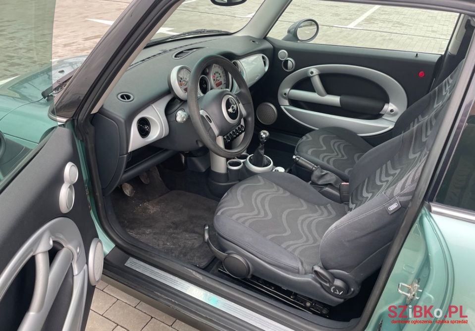 2002' MINI One photo #4