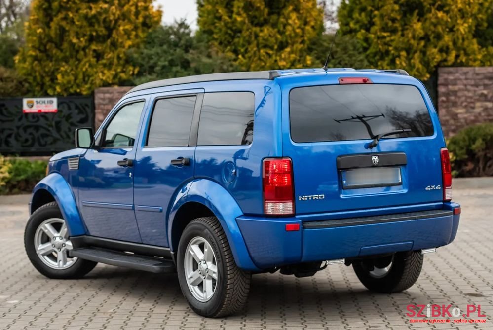 2012' Dodge Nitro photo #3