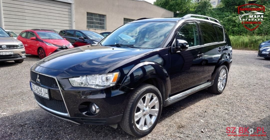 2011' Mitsubishi Outlander photo #1