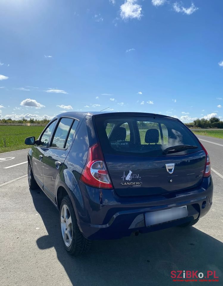 2009' Dacia Sandero photo #4