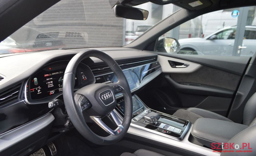 2021' Audi Q8 photo #6