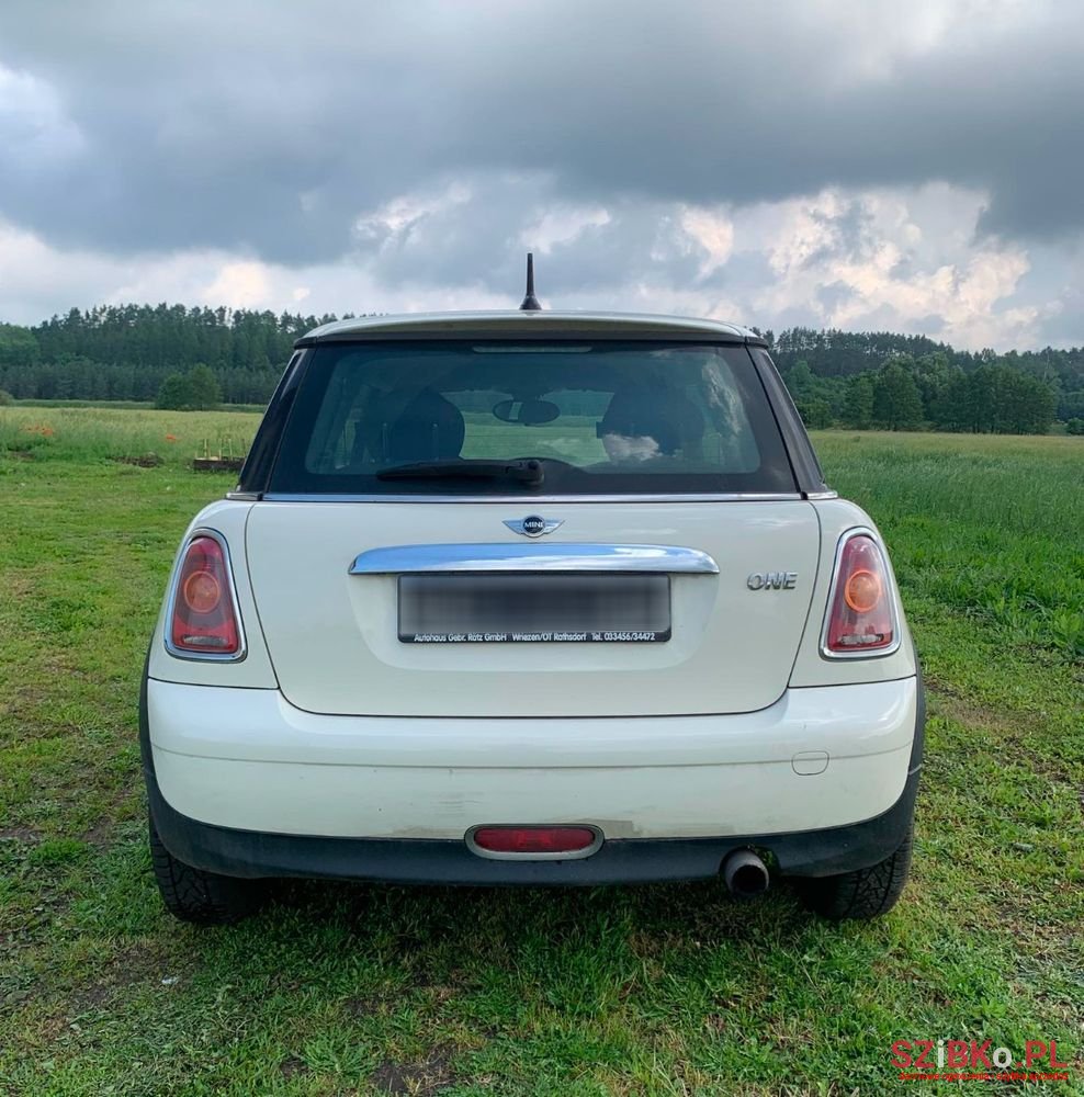 2009' MINI One Standard photo #2