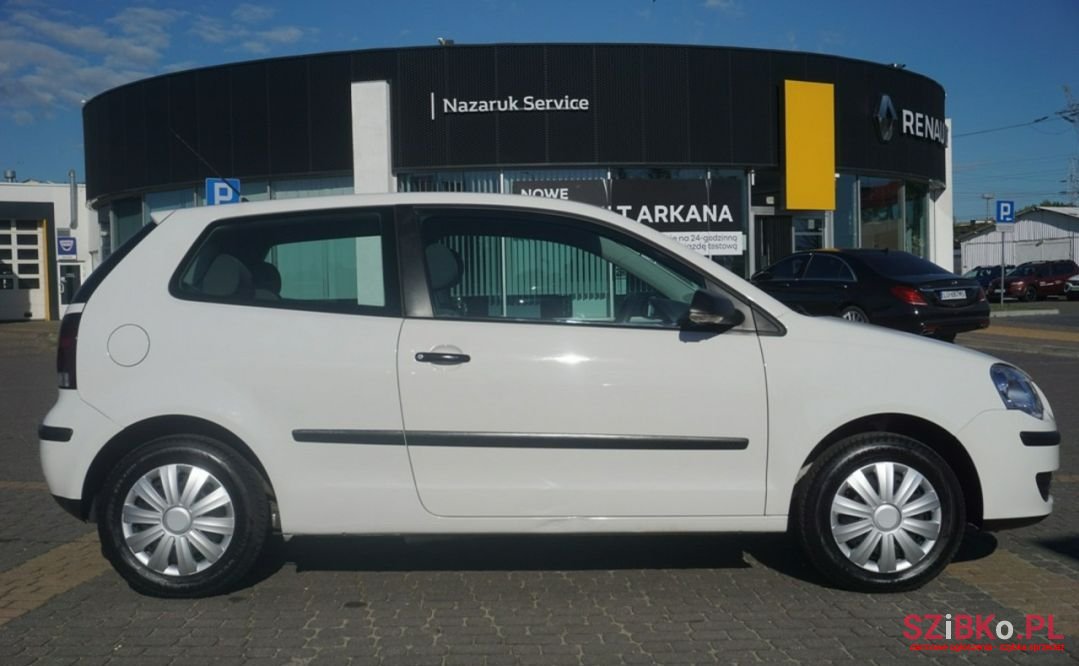 2009' Volkswagen Polo photo #4