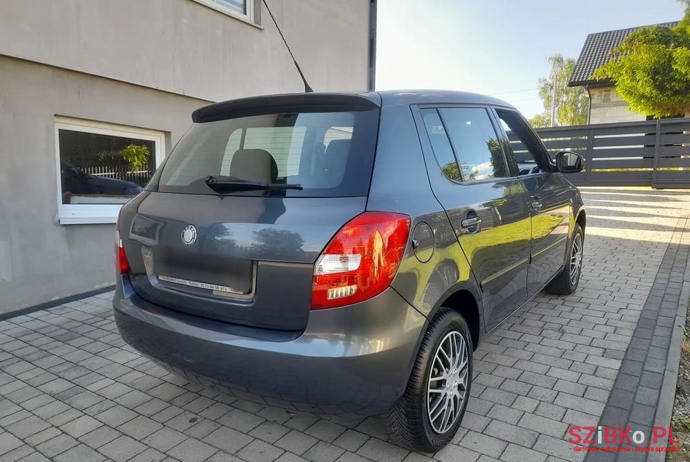 2008' Skoda Fabia photo #4
