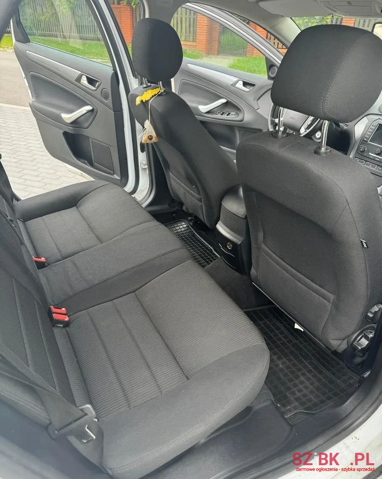 2011' Ford Mondeo photo #6