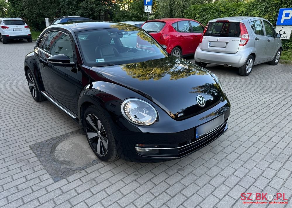 2014' Volkswagen Beetle photo #3