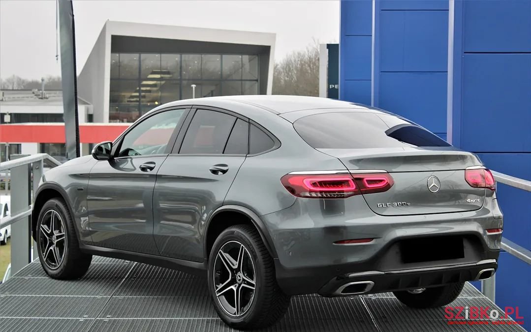 2023' Mercedes-Benz GLC photo #2