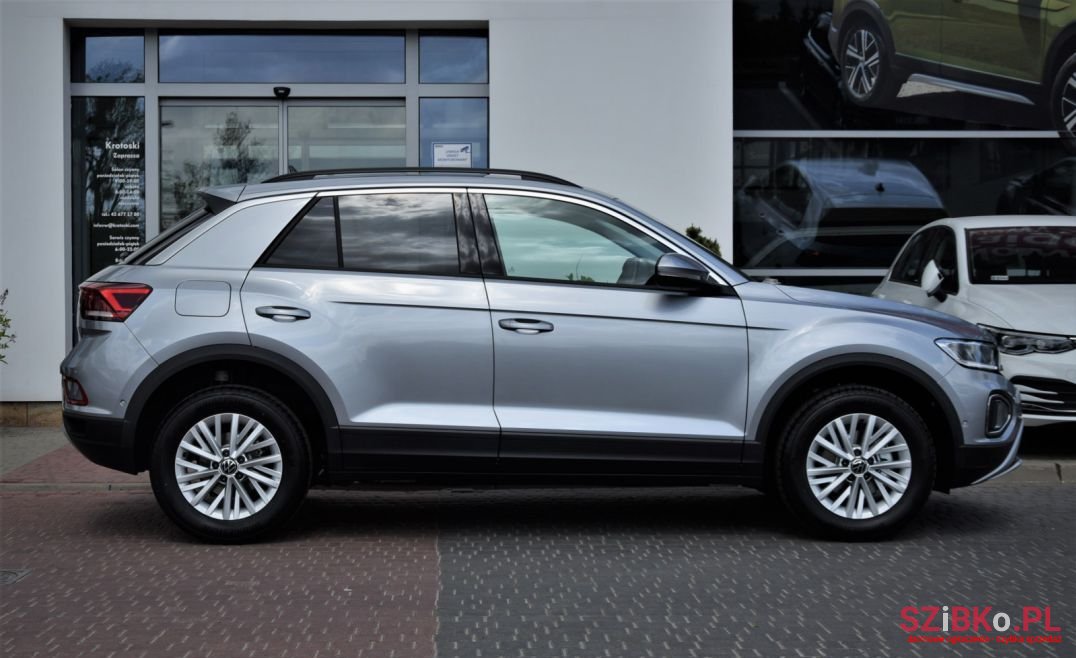 2022' Volkswagen T-Roc photo #4