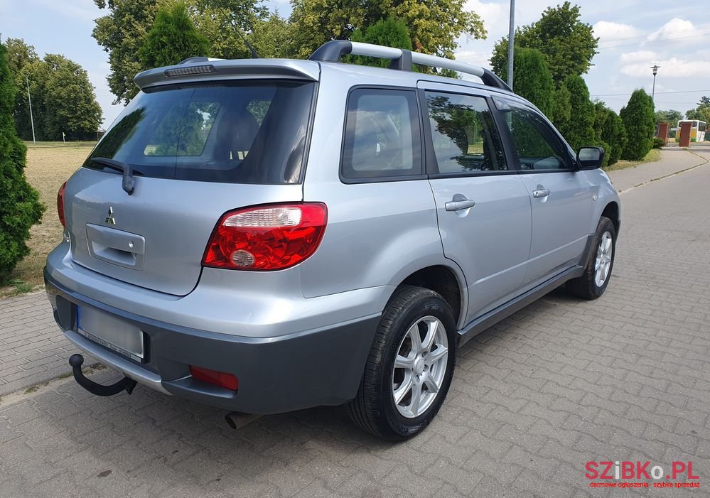 2006' Mitsubishi Outlander photo #4