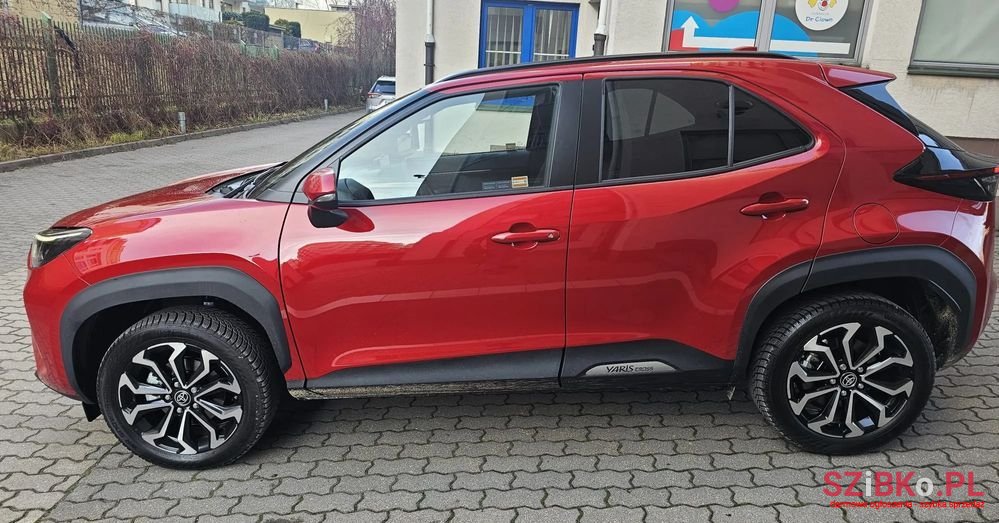 2024' Toyota Yaris Cross Hybrid photo #4