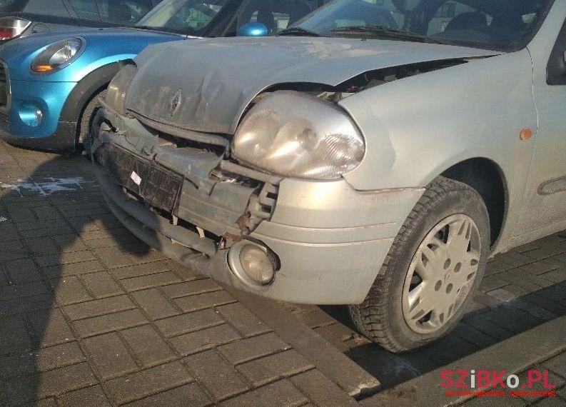 2001' Renault Thalia photo #1