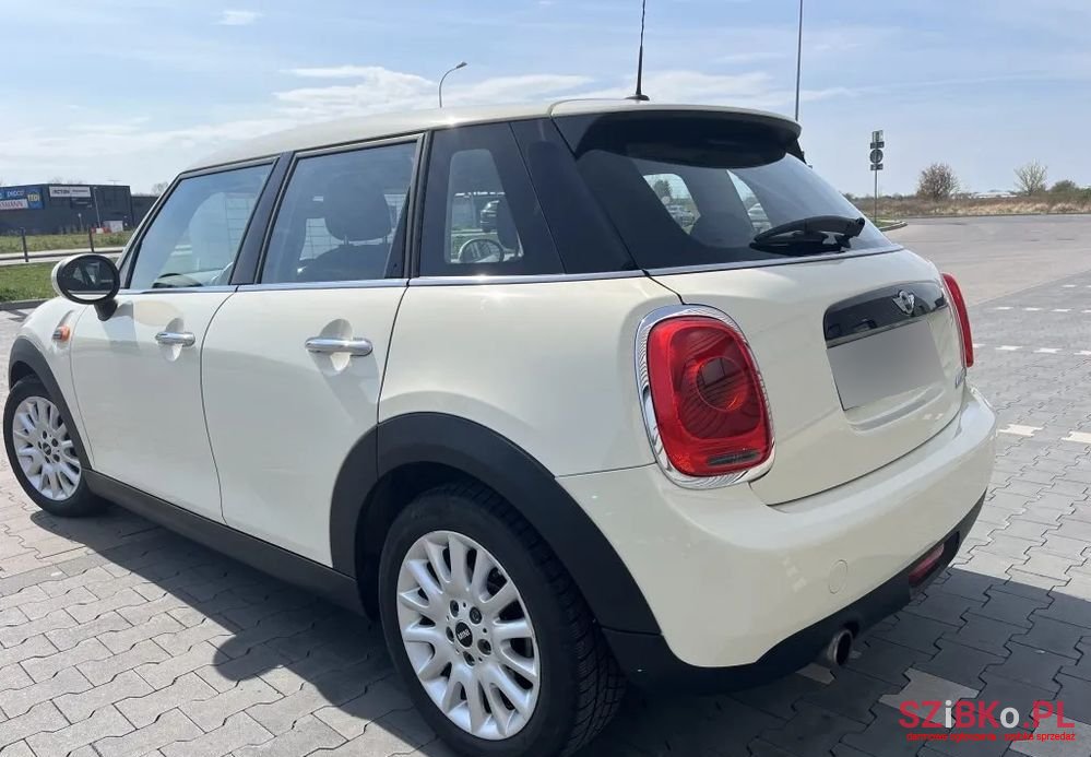 2016' MINI Cooper Standard photo #4