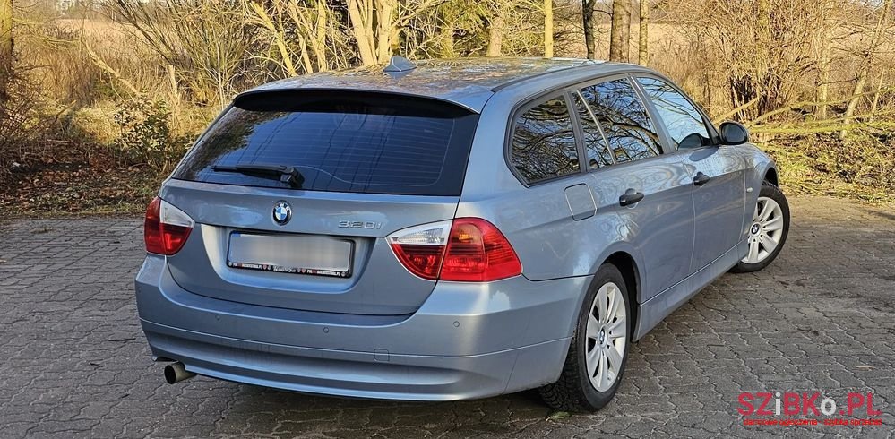 2006' BMW 3 Series 320I photo #3