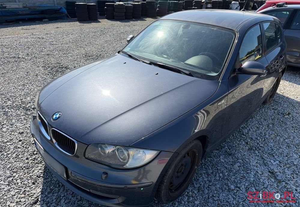 2008' BMW 1 Series 116I photo #1