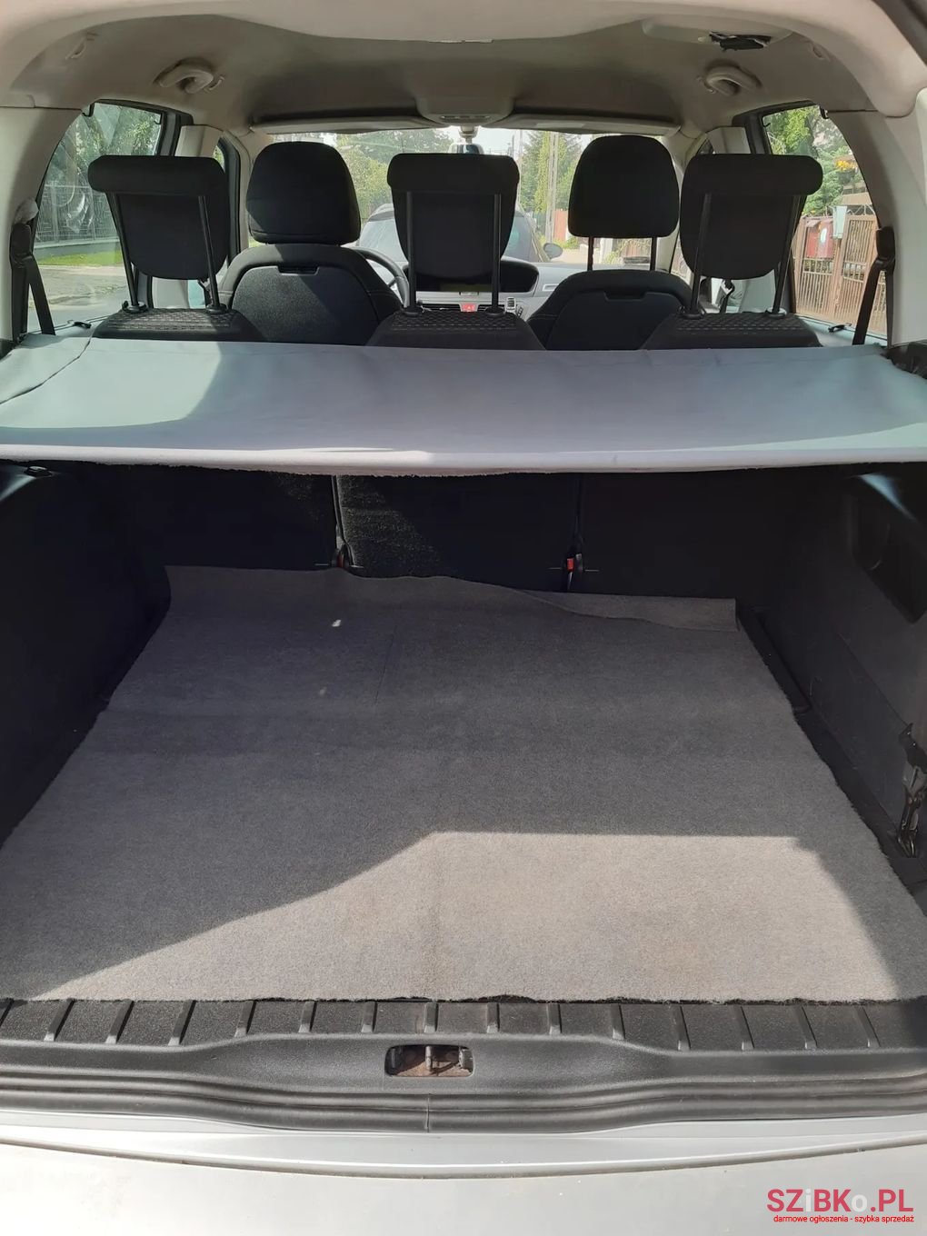 2010' Citroen C4 Picasso photo #4