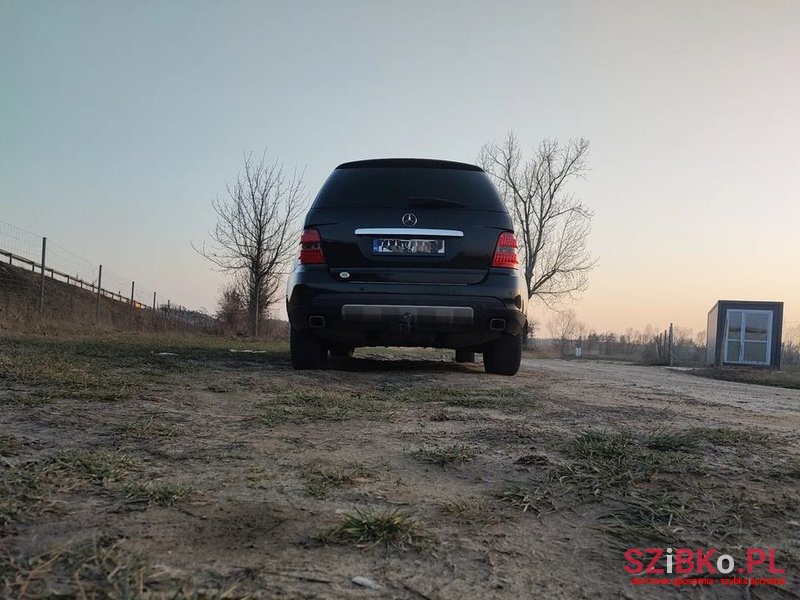 2007' Mercedes-Benz Ml photo #2