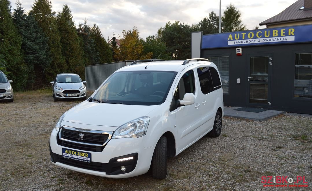 2017' Peugeot Partner photo #5