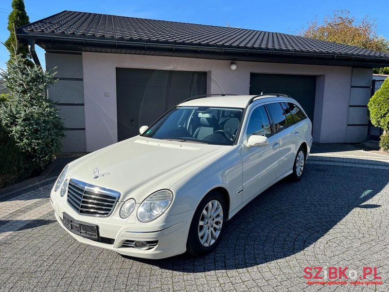 2008' Mercedes-Benz E-Class 280 Cdi photo #1