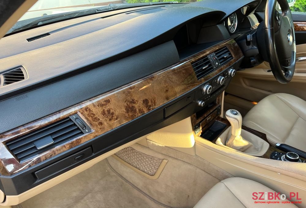 2008' BMW 5 Series 520D photo #6