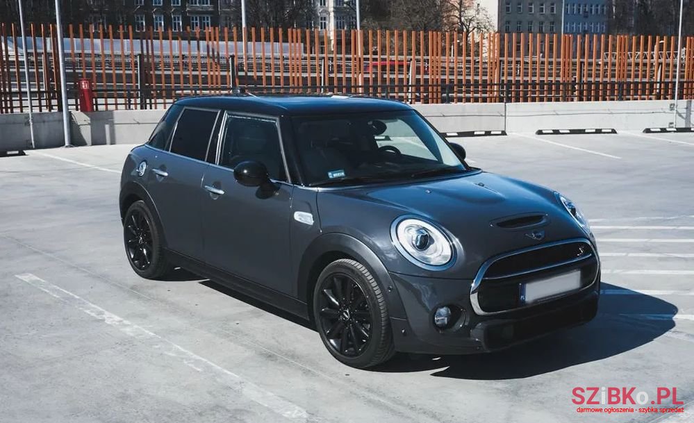 2018' MINI Cooper S Sport photo #2
