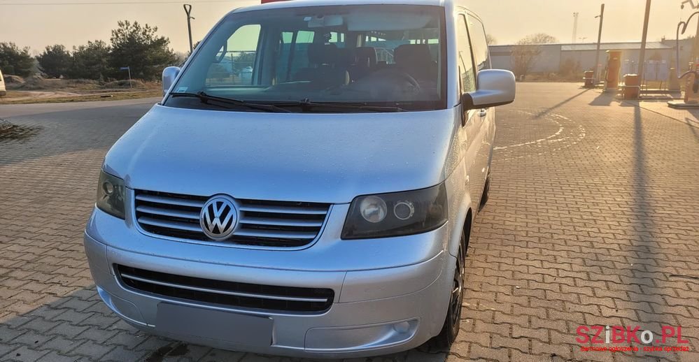 2005' Volkswagen Caravelle photo #4