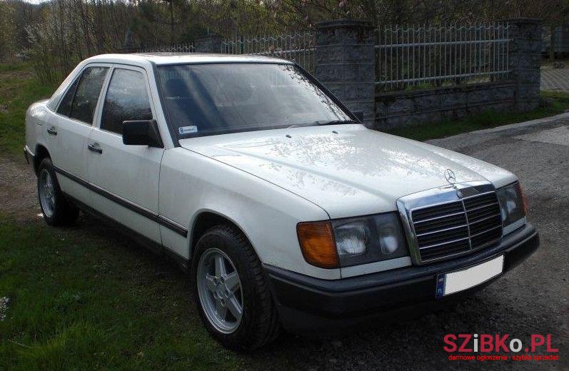 1988' Mercedes-Benz W124 photo #1