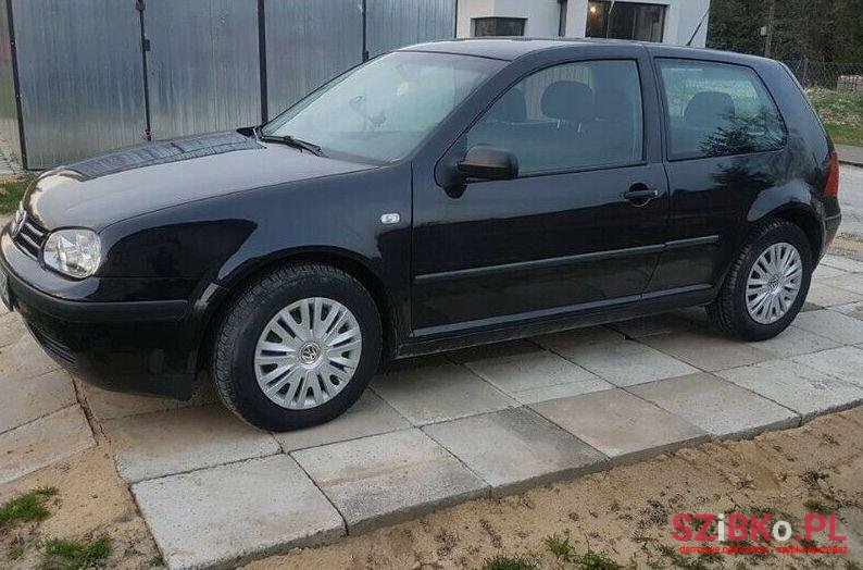 2000' Volkswagen Golf photo #1