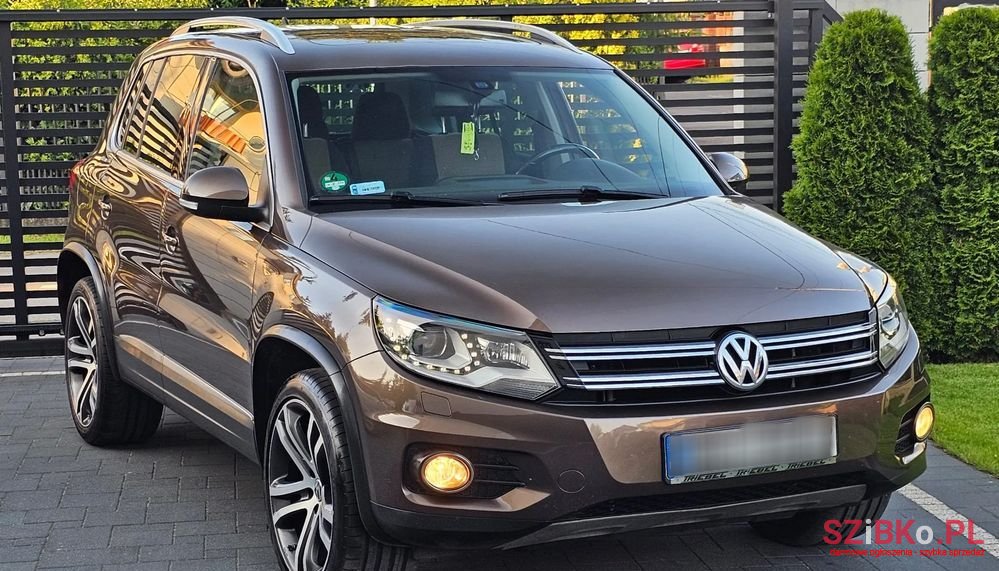 2012' Volkswagen Tiguan photo #3