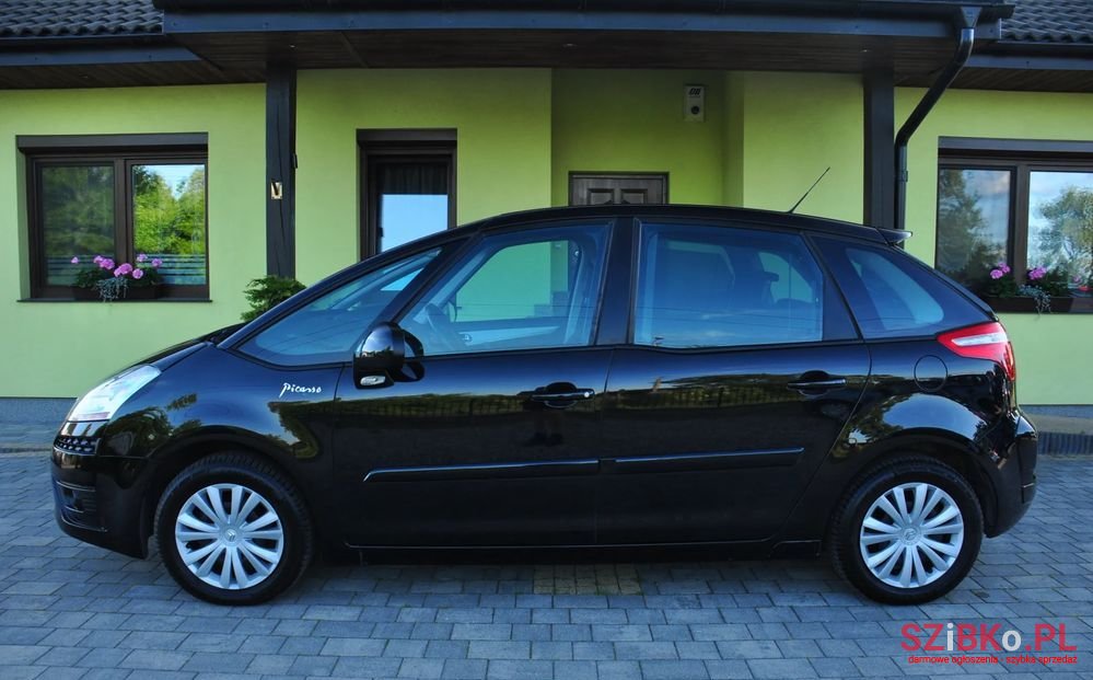 2008' Citroen C4 Picasso photo #3