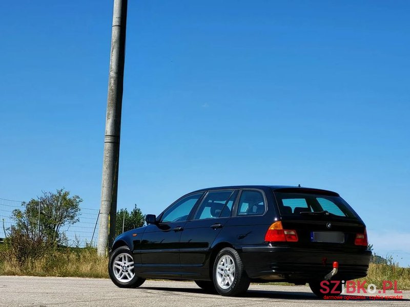 2005' BMW 3 Series 318D Touring photo #2