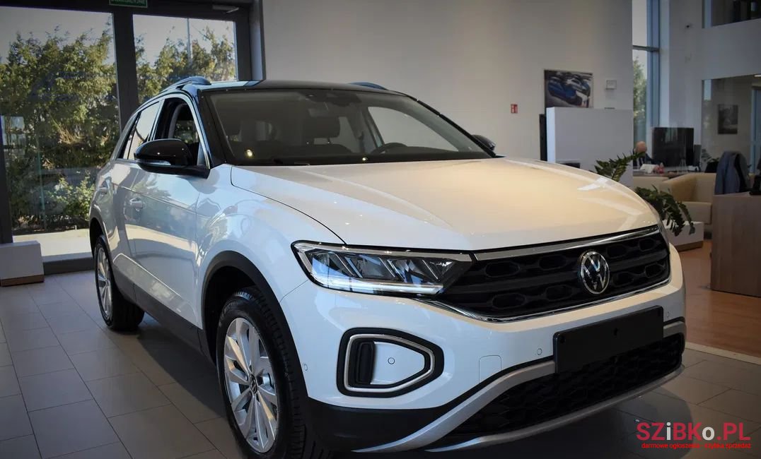 2022' Volkswagen T-Roc photo #1