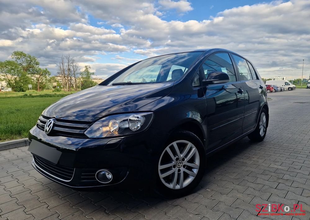 2009' Volkswagen Golf Plus photo #1
