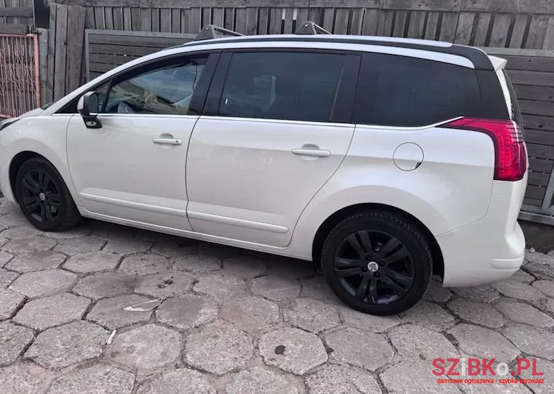 2014' Peugeot 5008 photo #4