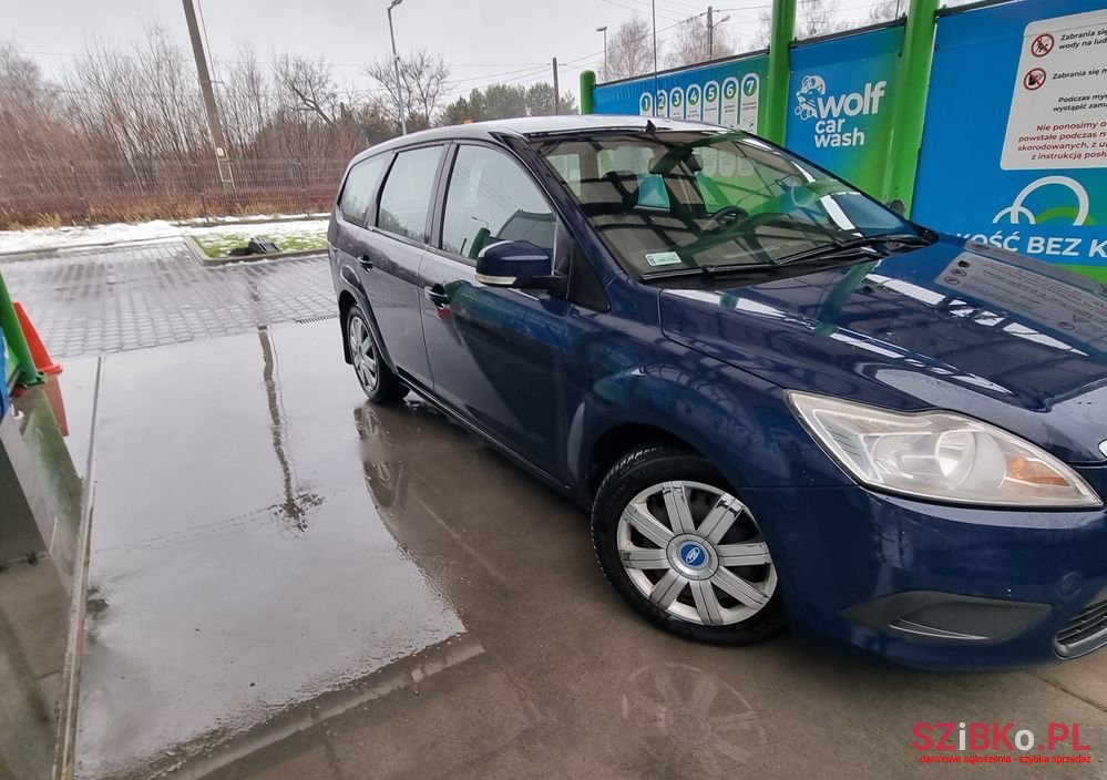 2010' Ford Focus photo #2