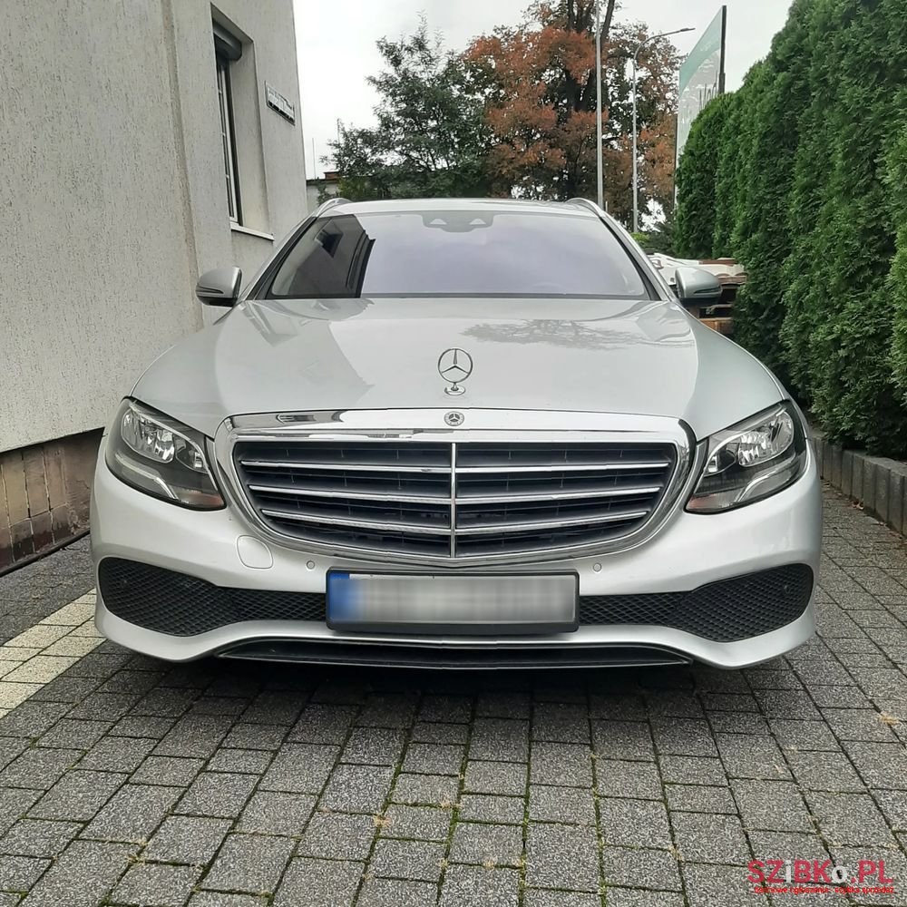 2018' Mercedes-Benz E-Class photo #2