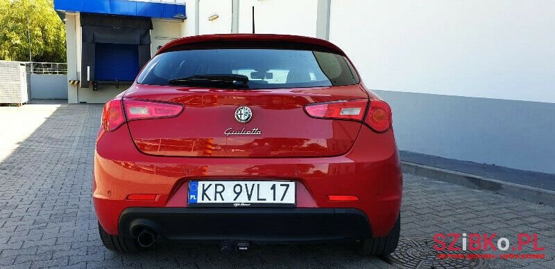 2012' Alfa Romeo Giulietta photo #6