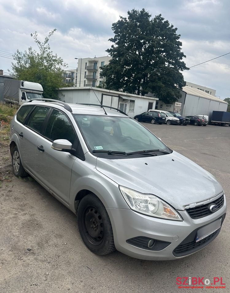 2010' Ford Focus photo #2