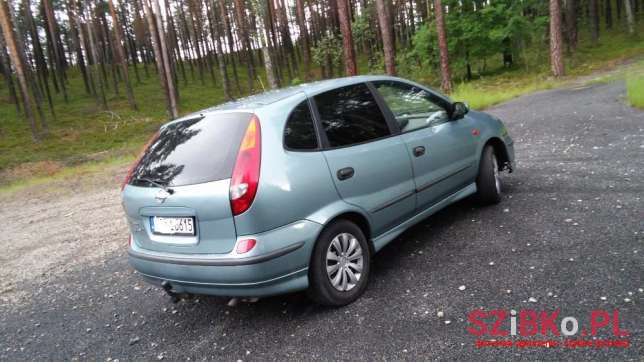 2000' Nissan Almera photo #2