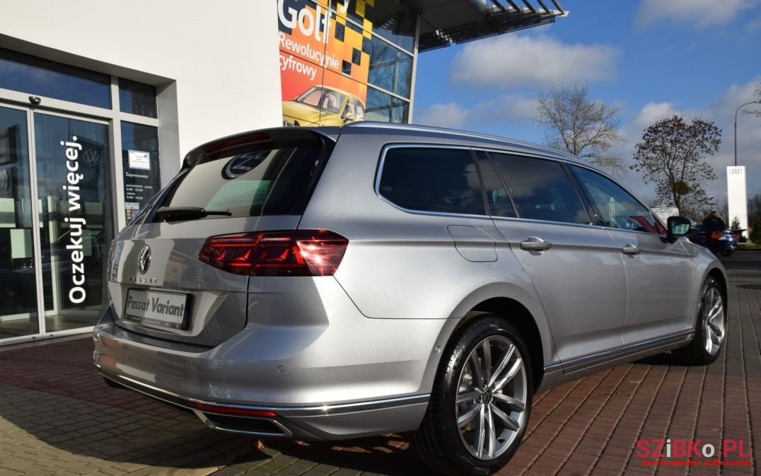 2023' Volkswagen Passat photo #3