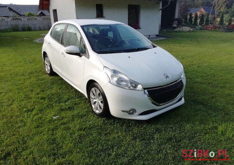 2012' Peugeot 208 photo #1