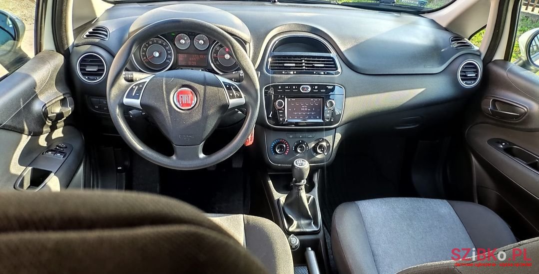 2016' Fiat Punto photo #3