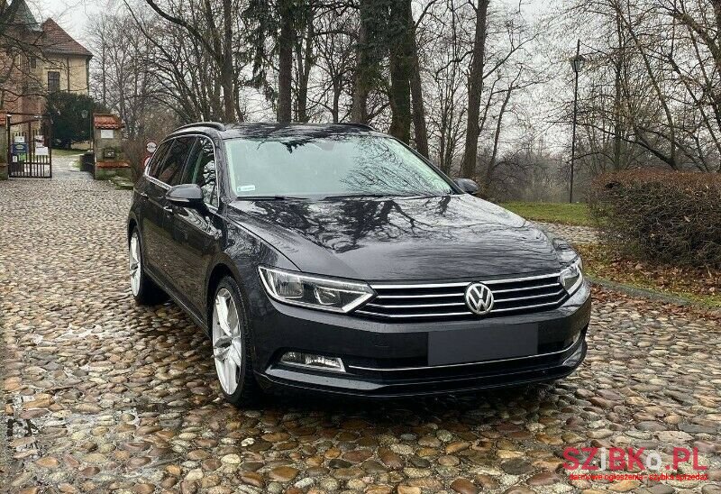 2018' Volkswagen Passat photo #1