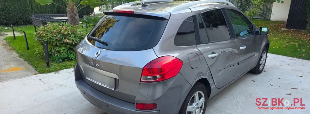 2010' Renault Clio photo #3