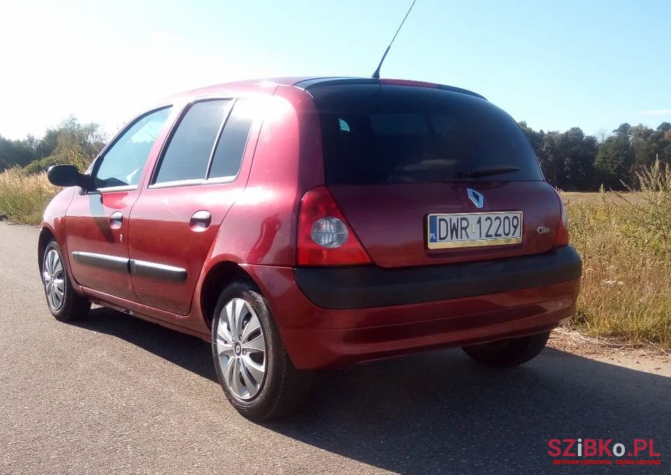 2002' Renault Clio photo #5