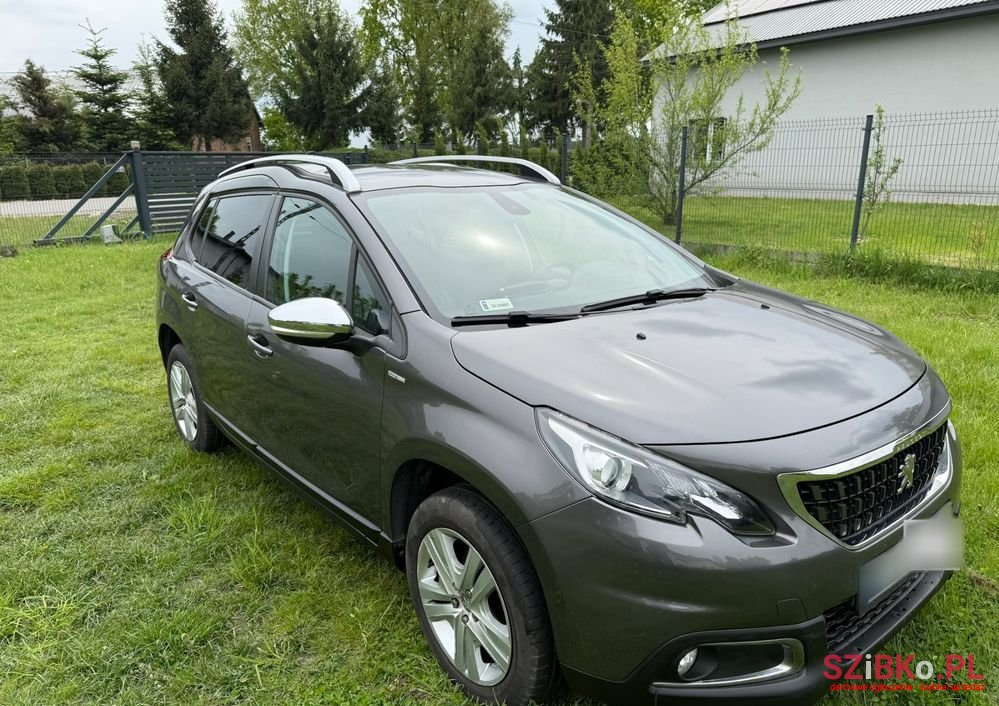 2019' Peugeot 2008 1.5 Bluehdi Style photo #2