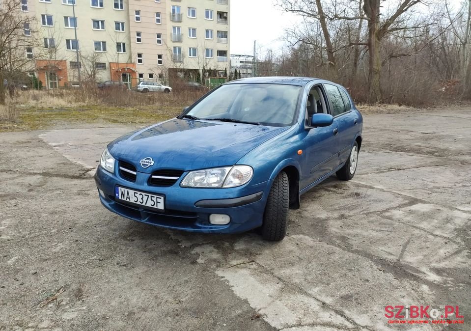 2001' Nissan Almera photo #2